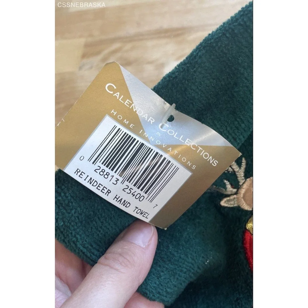 Home Innovations Hunter Green, Christmas Hand Towel Set Embroidered Reindeer NWT